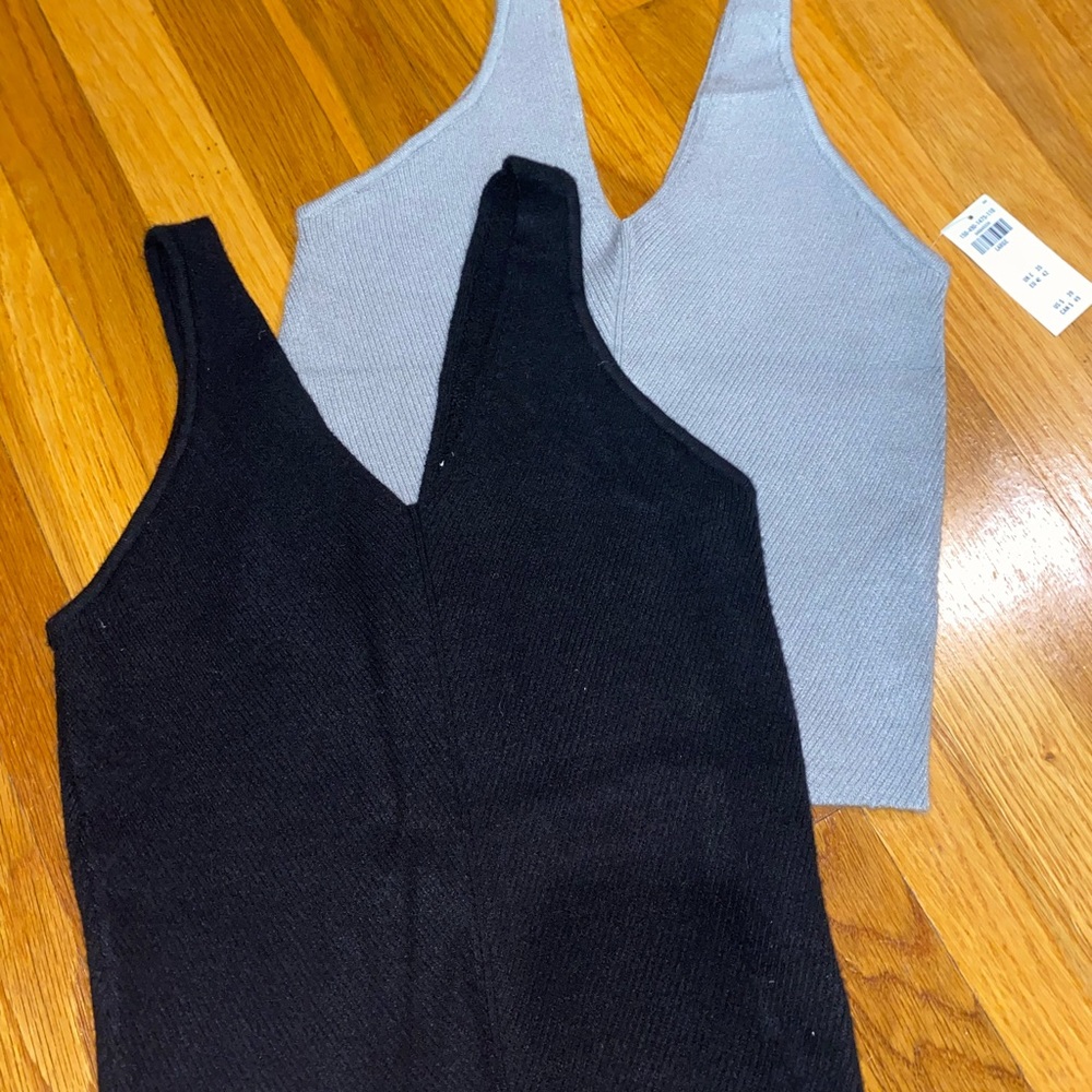 Bundle of 2 Abercrombie knit tanks